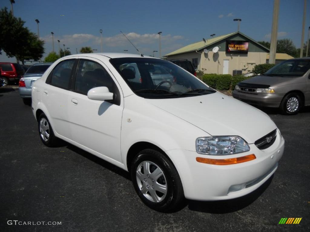 2005 Aveo LS Sedan - Summit White / Gray photo #3