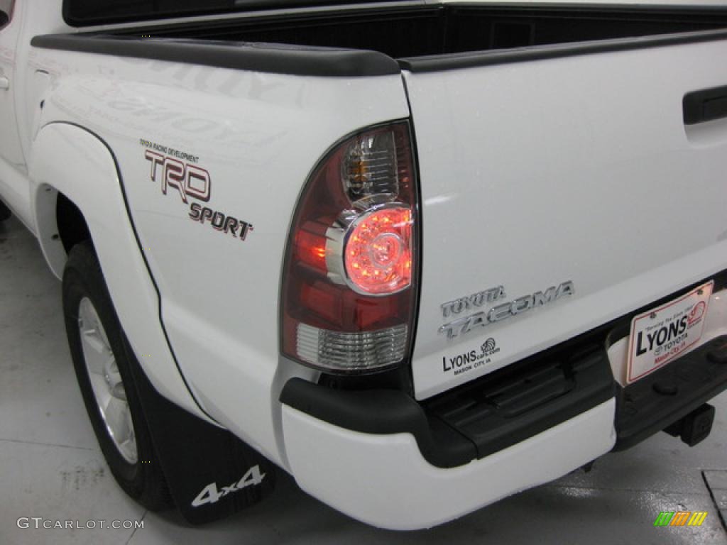 2009 Tacoma V6 TRD Sport Double Cab 4x4 - Super White / Graphite Gray photo #12