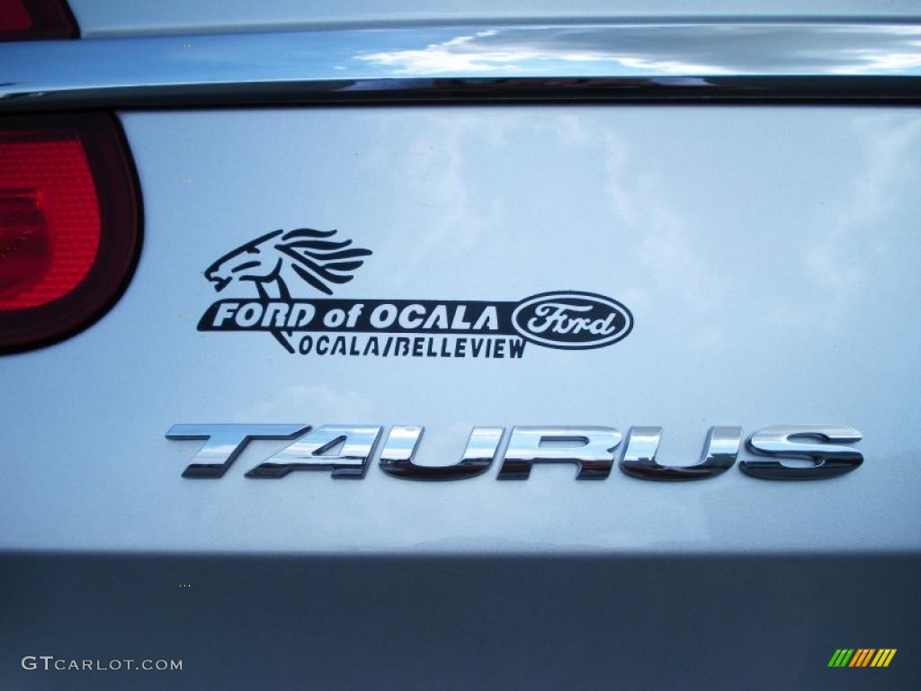 2010 Taurus SEL - Ingot Silver Metallic / Light Stone photo #4