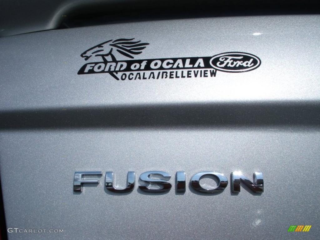 2010 Fusion SE - Brilliant Silver Metallic / Charcoal Black photo #4
