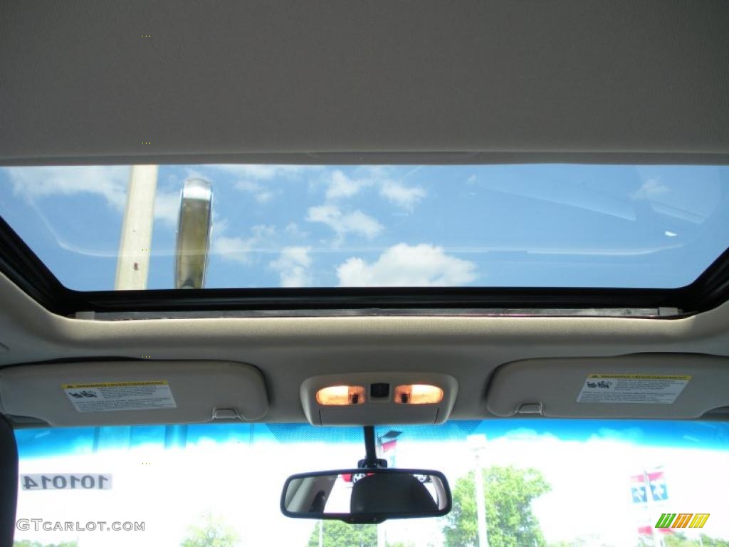 2010 Fusion SE - Brilliant Silver Metallic / Charcoal Black photo #8