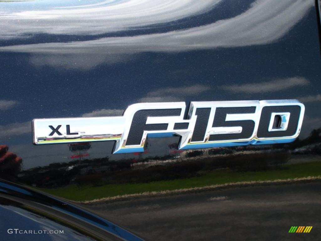 2010 F150 XL Regular Cab - Tuxedo Black / Medium Stone photo #4
