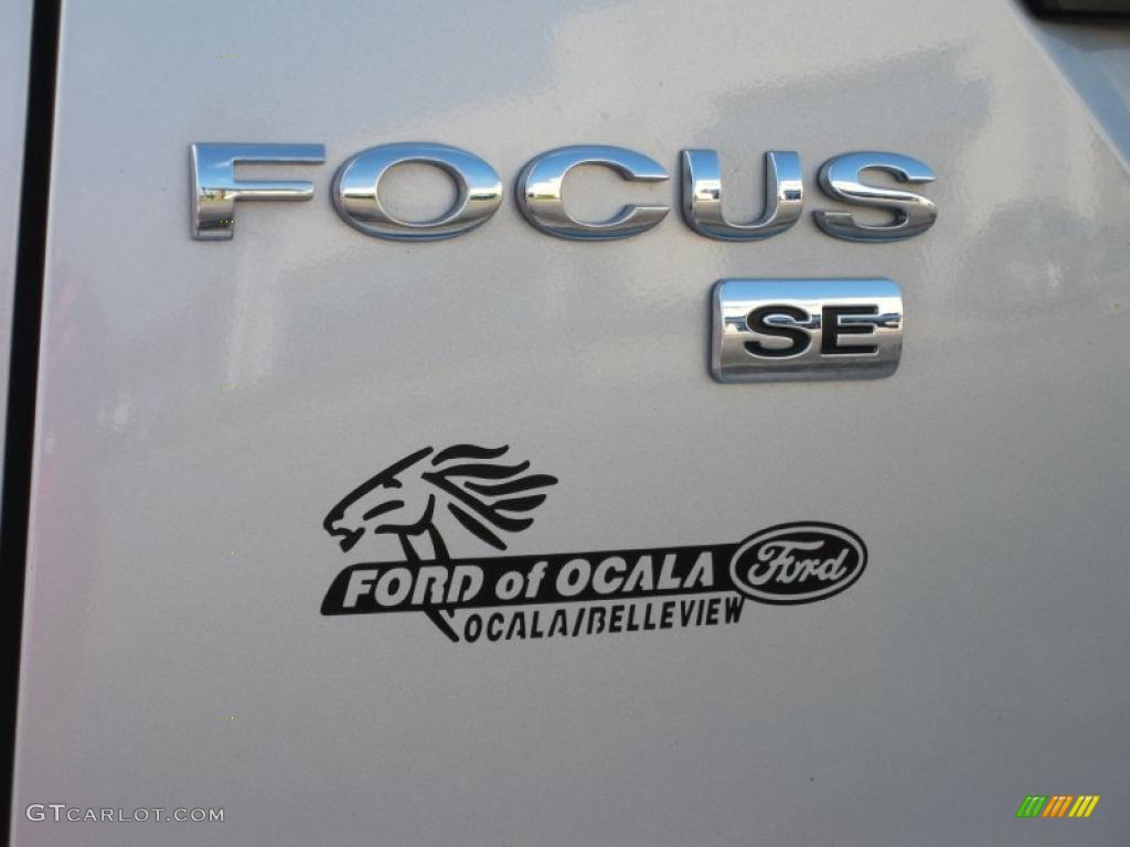 2007 Focus ZX5 SE Hatchback - CD Silver Metallic / Charcoal/Light Flint photo #9