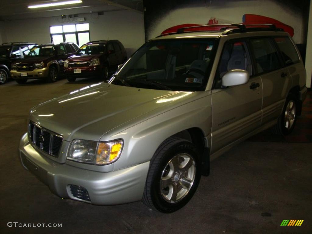 2001 Forester 2.5 S - Silverthorn Metallic / Gray photo #2