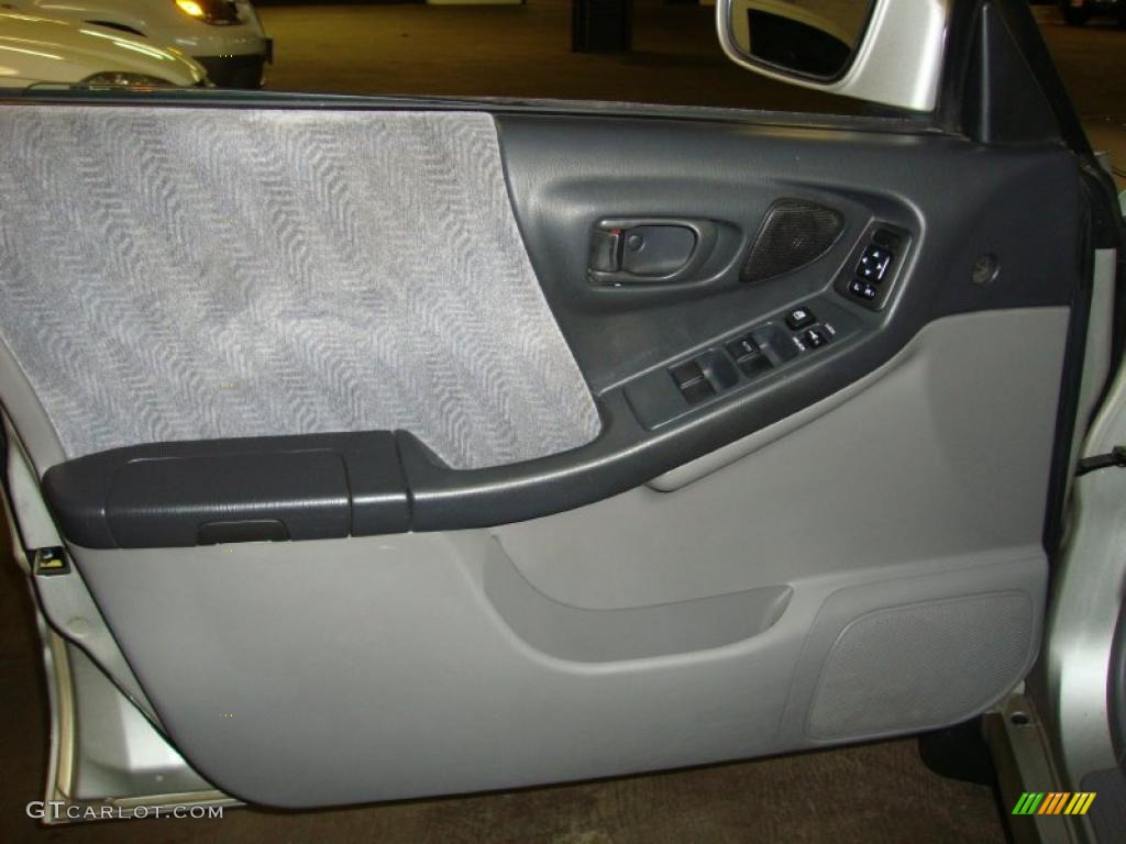 2001 Forester 2.5 S - Silverthorn Metallic / Gray photo #13