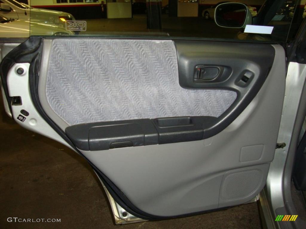 2001 Forester 2.5 S - Silverthorn Metallic / Gray photo #20