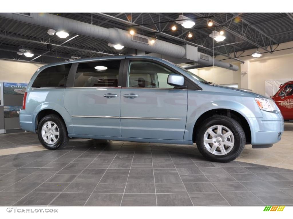 2010 Town & Country Touring - Clearwater Blue Pearl / Medium Slate Gray/Light Shale photo #3