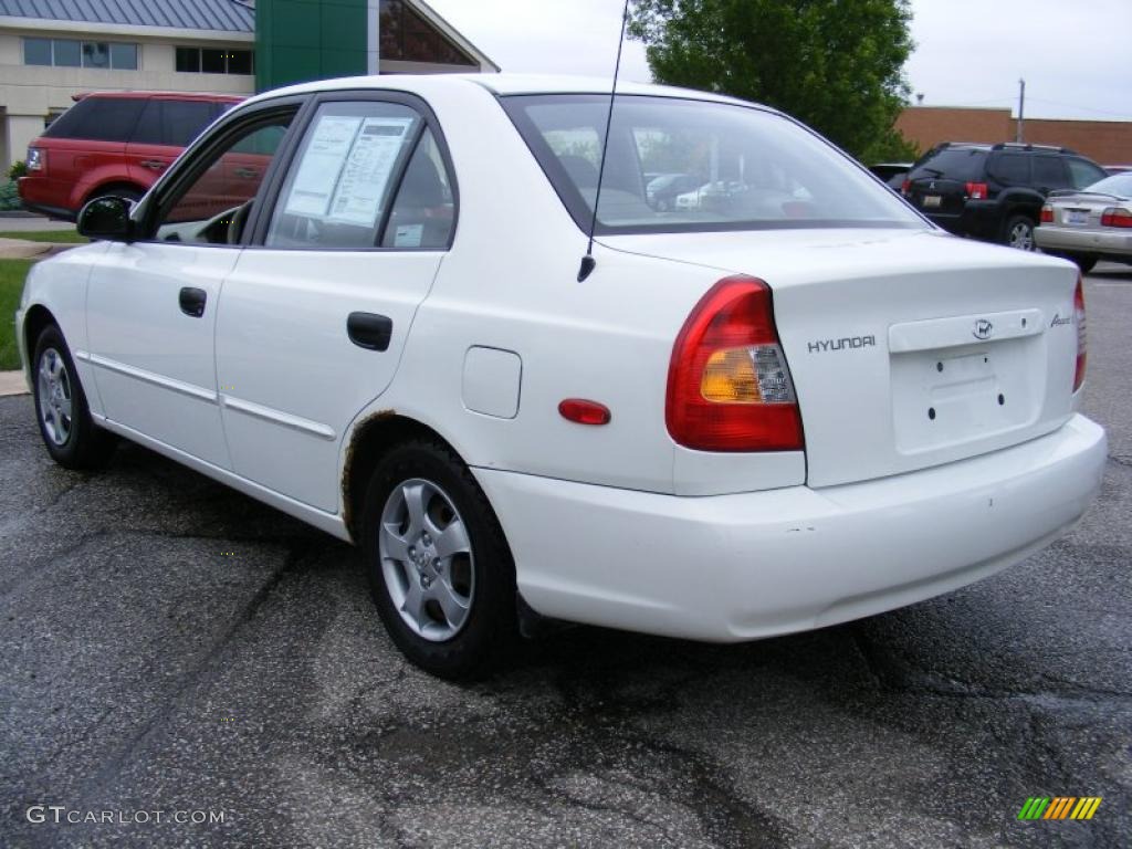 2002 Accent GL Sedan - Noble White / Beige photo #3