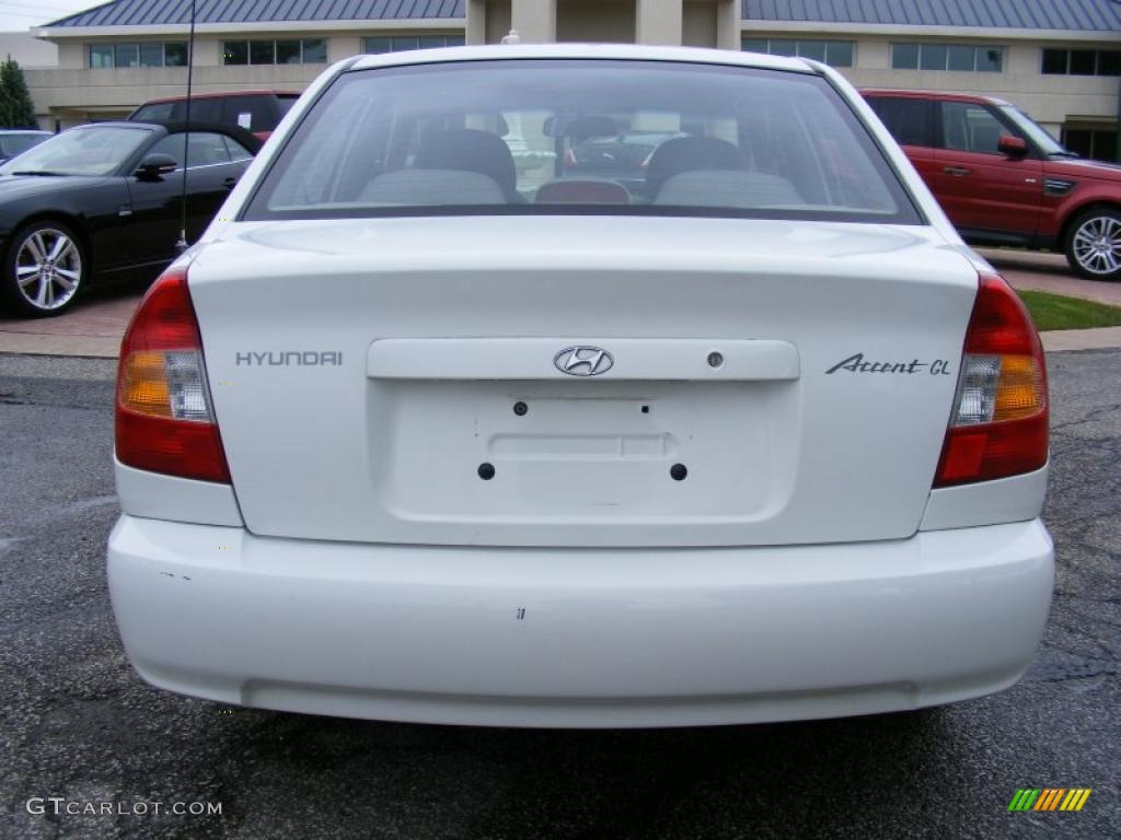 2002 Accent GL Sedan - Noble White / Beige photo #4