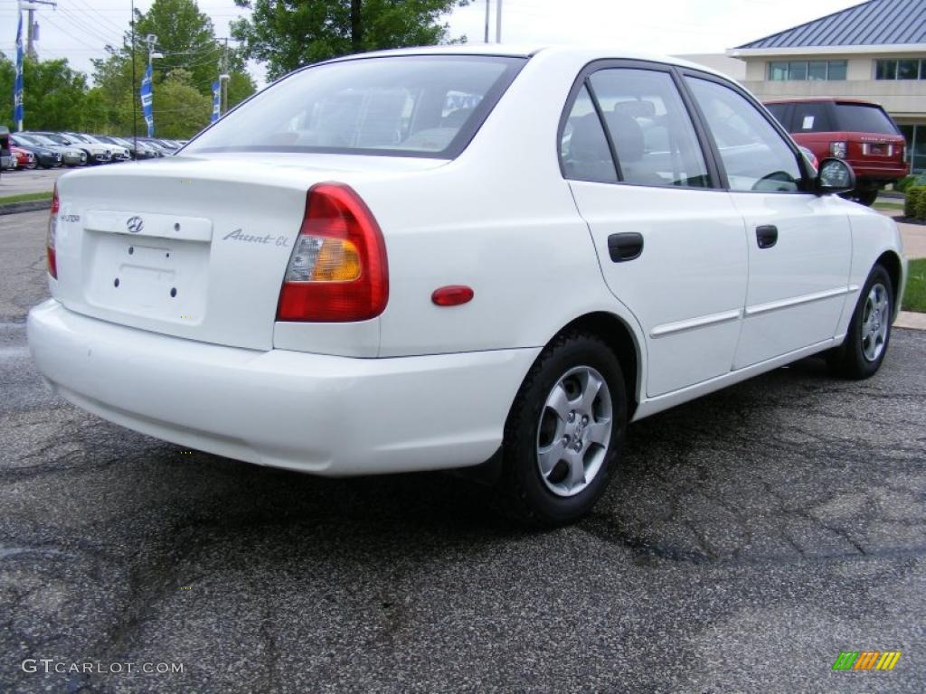 2002 Accent GL Sedan - Noble White / Beige photo #5
