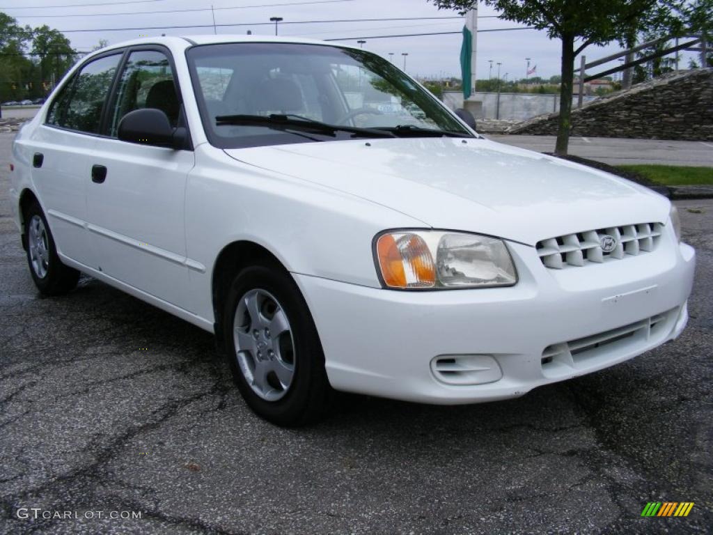 2002 Accent GL Sedan - Noble White / Beige photo #7