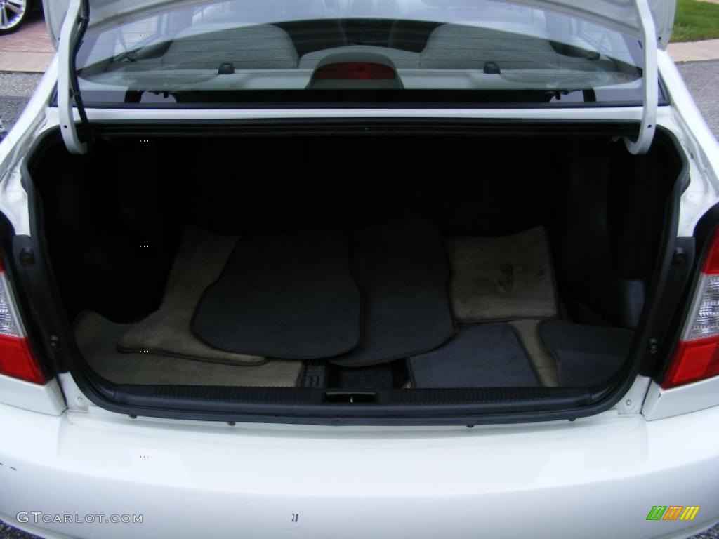 2002 Accent GL Sedan - Noble White / Beige photo #25