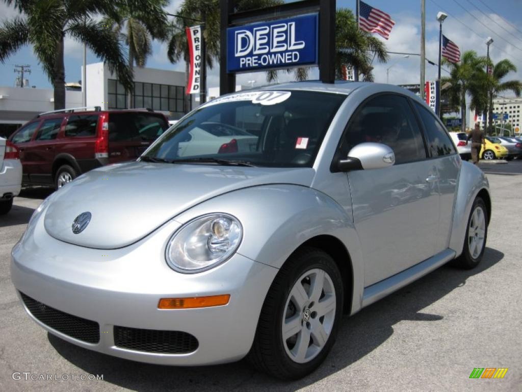 VW New Beetle Reflex silber