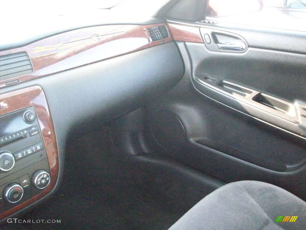 2006 Impala LS - Sport Red Metallic / Ebony Black photo #13