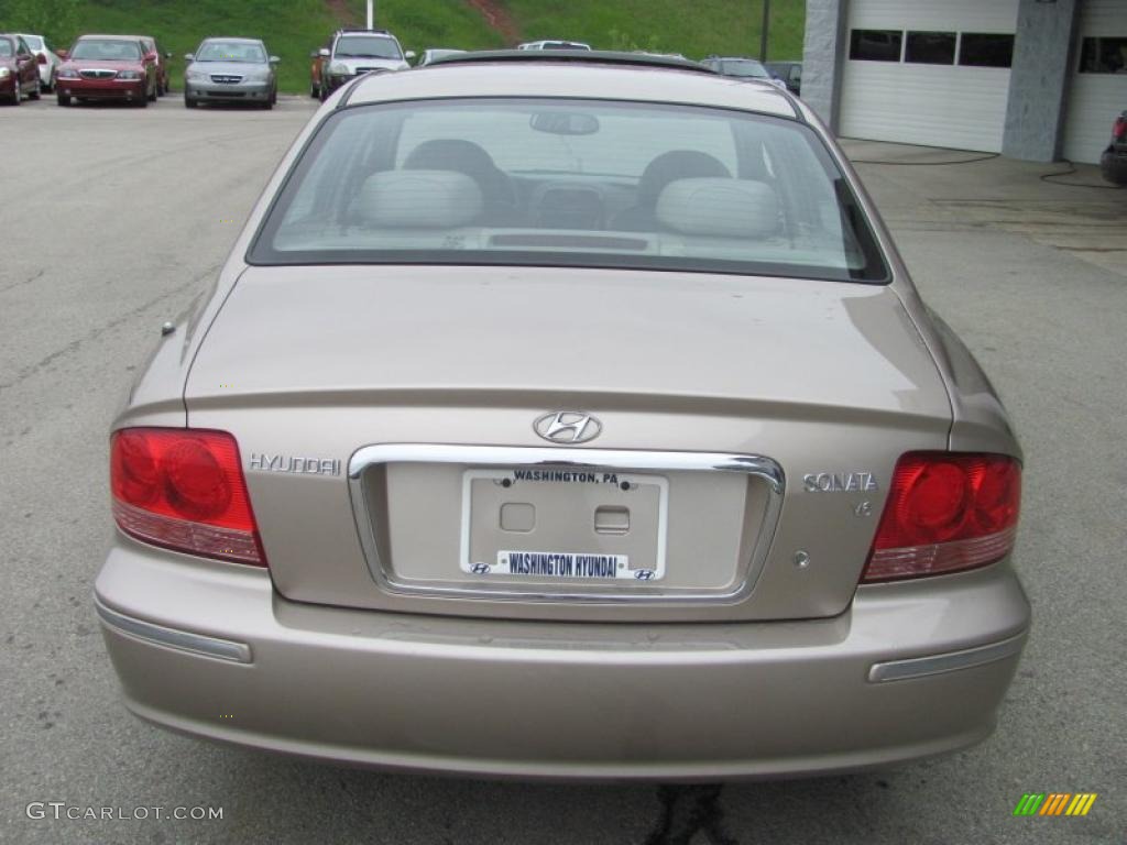 2005 Sonata LX V6 - Golden Beige / Beige photo #8