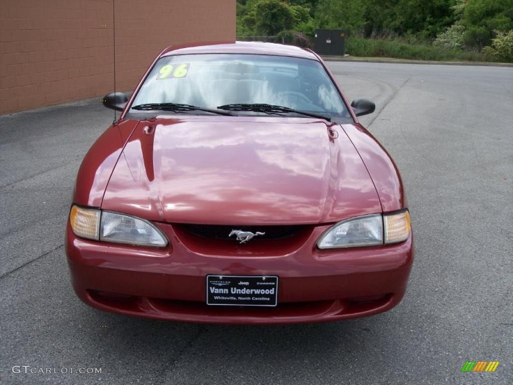 1996 Mustang V6 Coupe - Laser Red Metallic / Medium Graphite photo #2