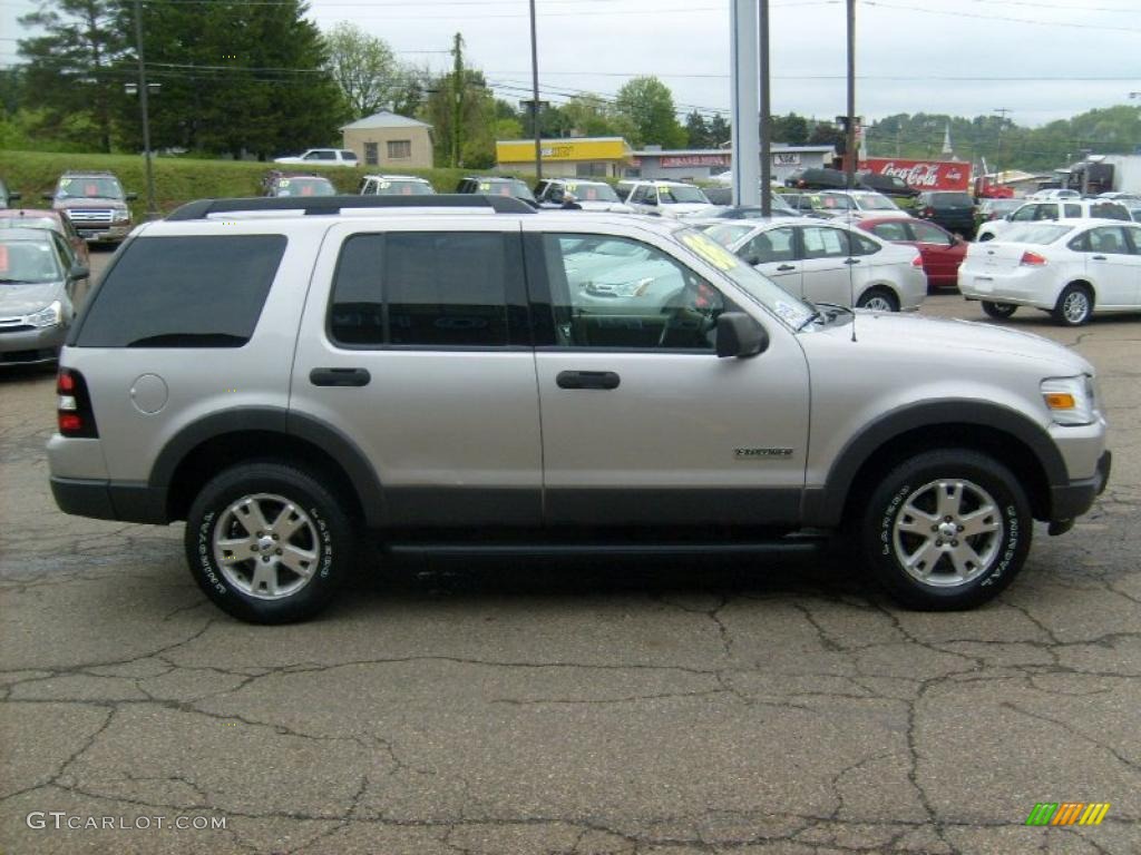 2006 Explorer XLT 4x4 - Silver Birch Metallic / Stone photo #5