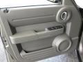 2007 Light Khaki Metallic Dodge Nitro SXT  photo #16