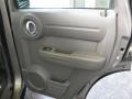 2007 Light Khaki Metallic Dodge Nitro SXT  photo #19