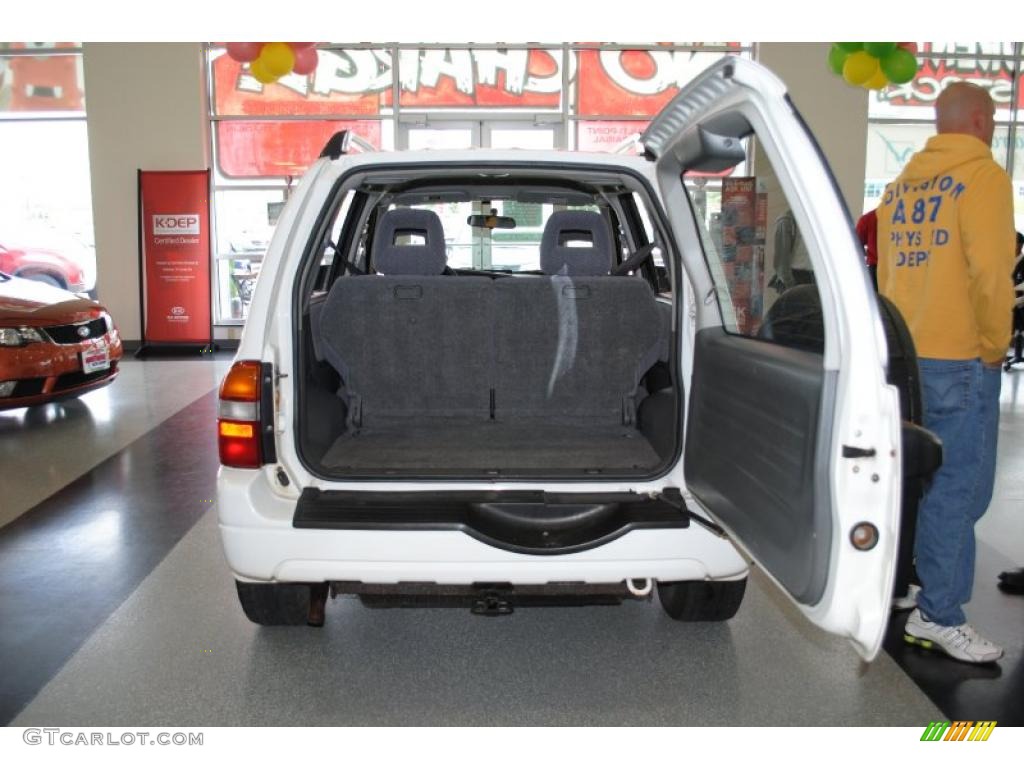 2001 Grand Vitara JLX 4x4 - Polar White / Gray photo #24