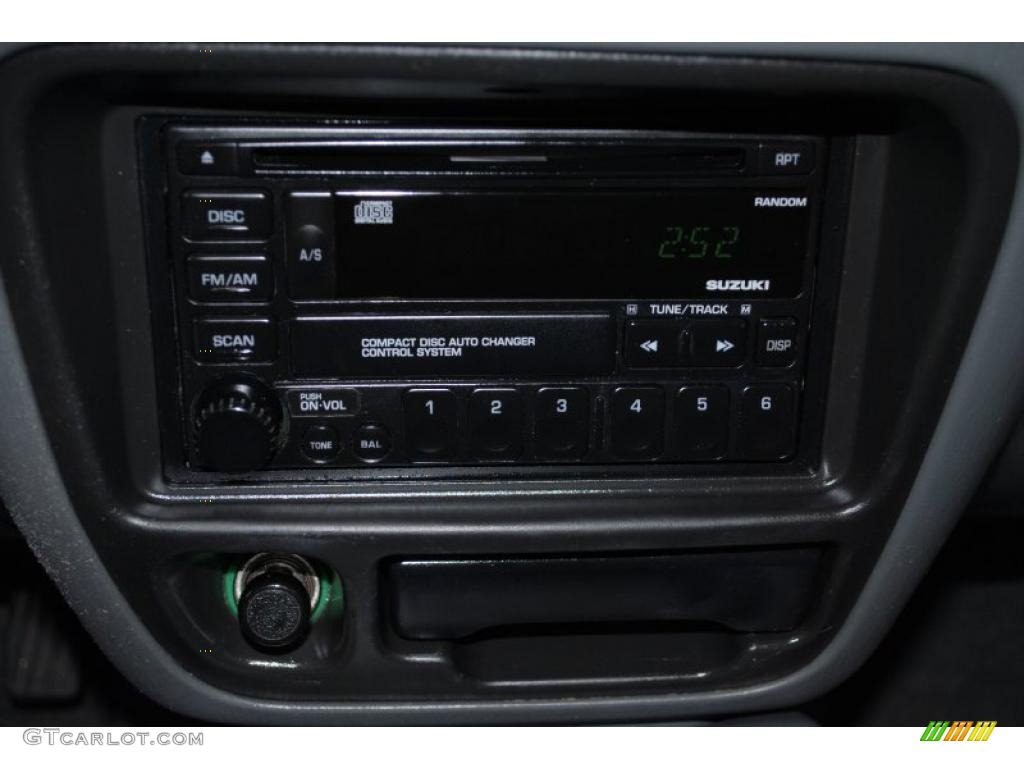2001 Grand Vitara JLX 4x4 - Polar White / Gray photo #36