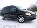 2006 Brilliant Black Chrysler Town & Country Limited  photo #5