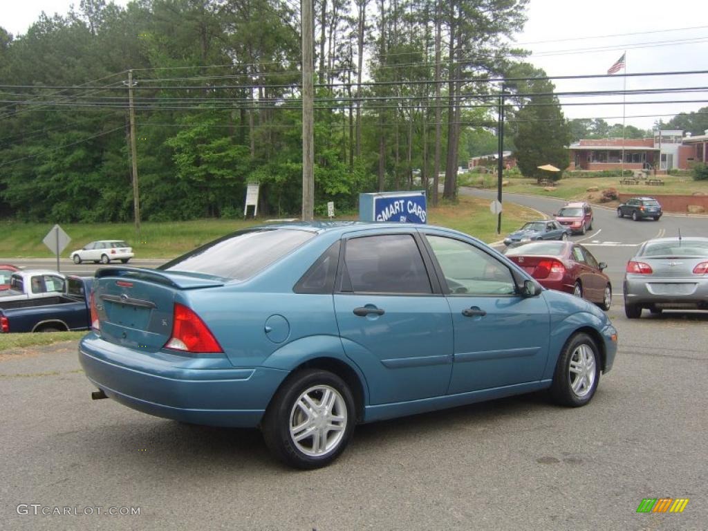 2001 Focus SE Sedan - Malibu Blue Metallic / Medium Graphite Grey photo #3