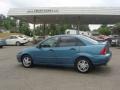 Malibu Blue Metallic - Focus SE Sedan Photo No. 5
