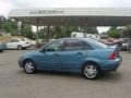 2001 Malibu Blue Metallic Ford Focus SE Sedan  photo #5