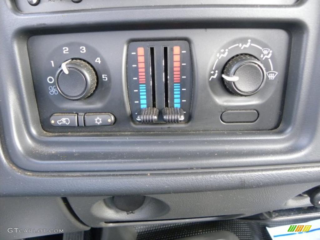 2004 Silverado 1500 Regular Cab - Victory Red / Dark Charcoal photo #16