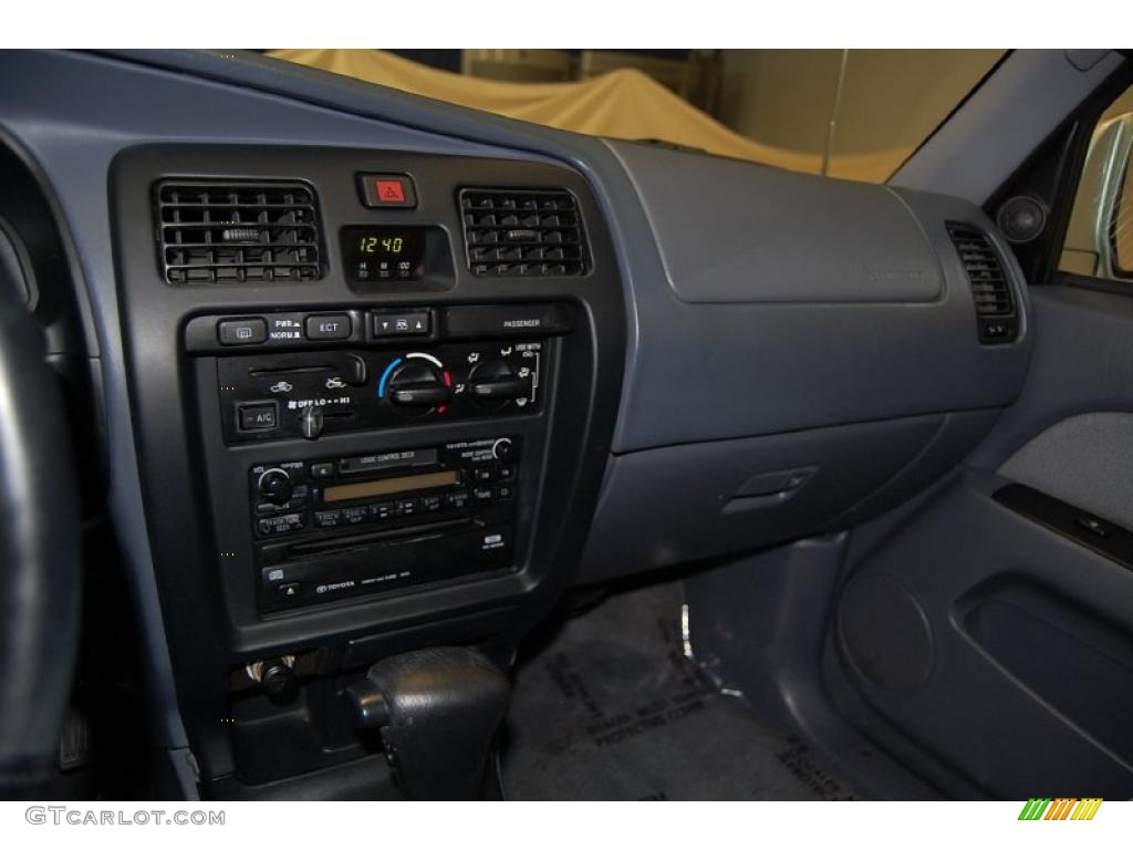 1999 4Runner SR5 - Millennium Silver Metallic / Gray photo #32