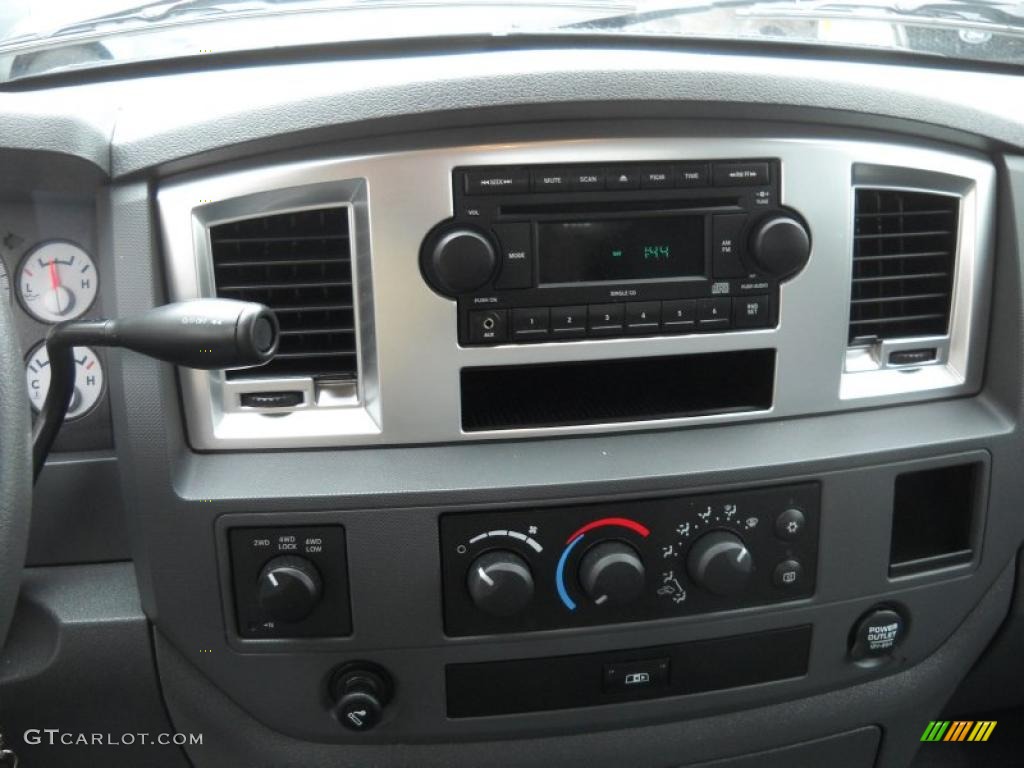 2008 Ram 1500 Big Horn Edition Quad Cab 4x4 - Bright Silver Metallic / Medium Slate Gray photo #23