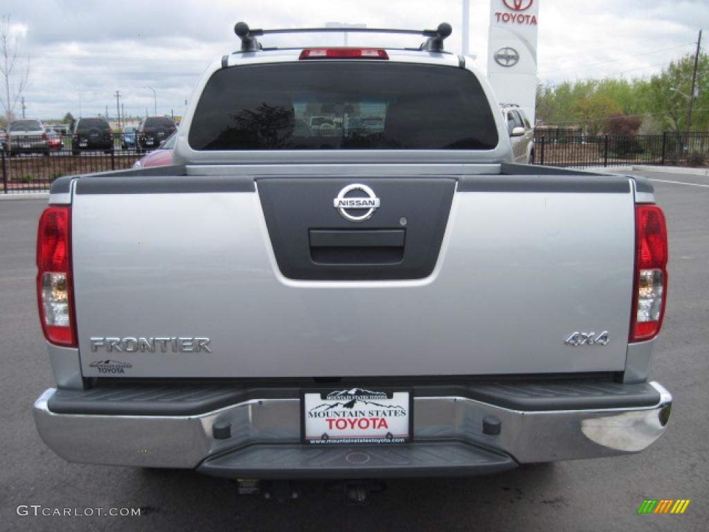 2008 Frontier Nismo Crew Cab 4x4 - Radiant Silver / Blue photo #3