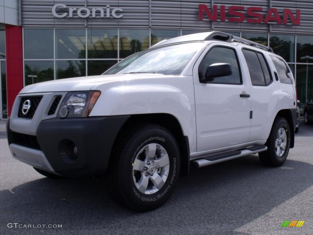 2010 Xterra S - Avalanche White / Gray photo #1