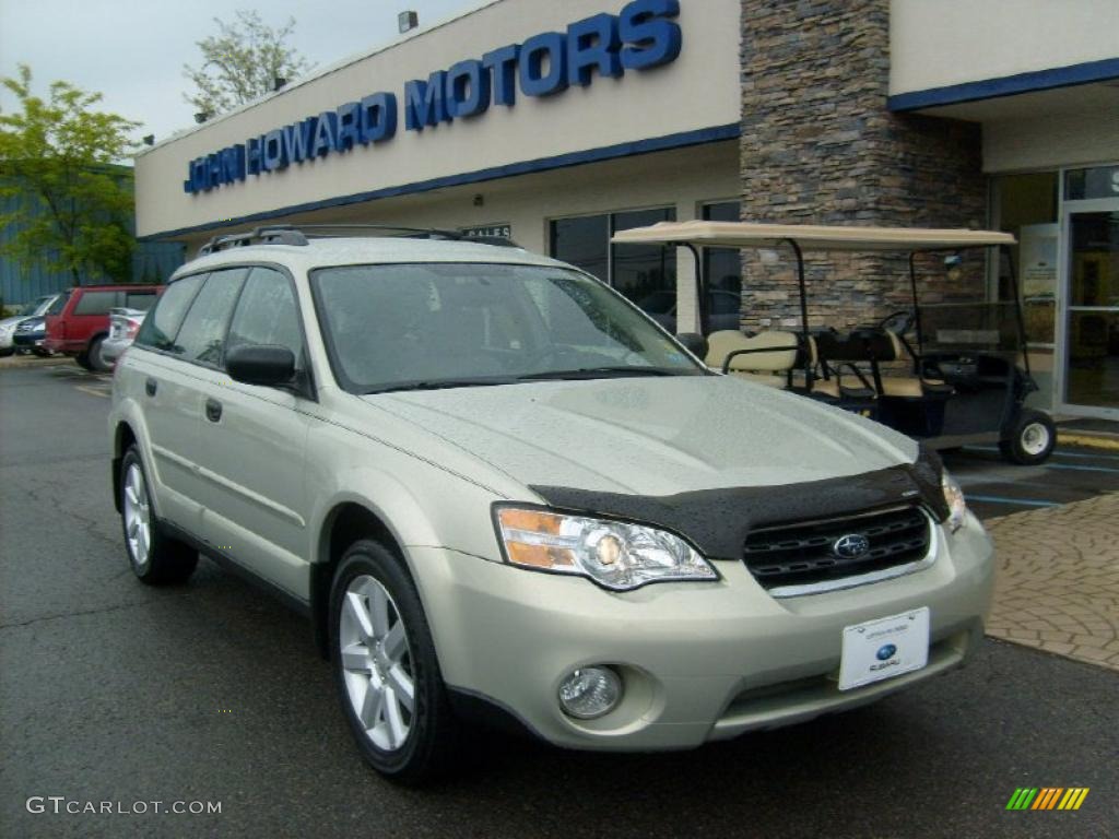 2006 Outback 2.5i Wagon - Champagne Gold Opalescent / Taupe photo #1