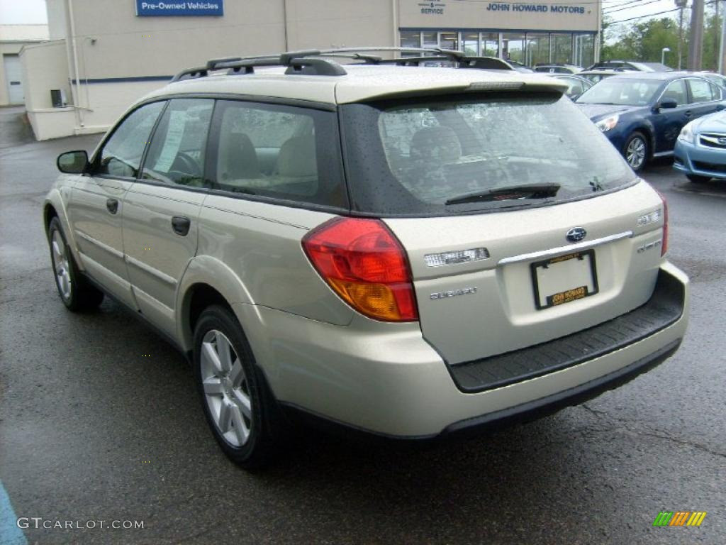 2006 Outback 2.5i Wagon - Champagne Gold Opalescent / Taupe photo #8