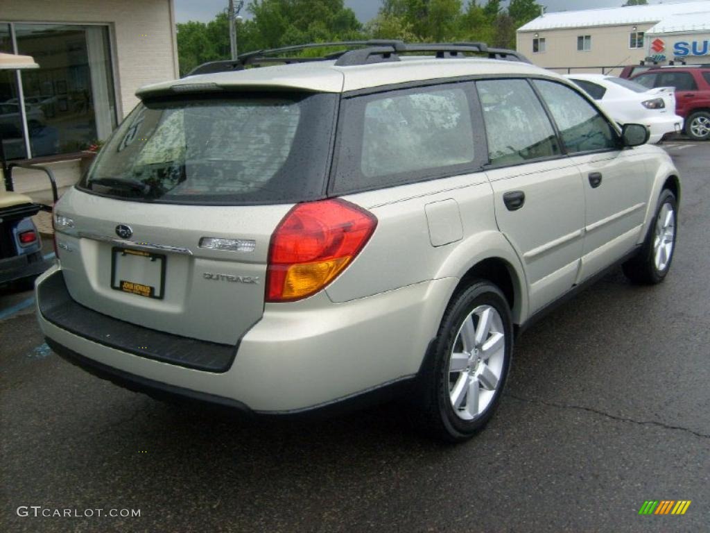 2006 Outback 2.5i Wagon - Champagne Gold Opalescent / Taupe photo #10