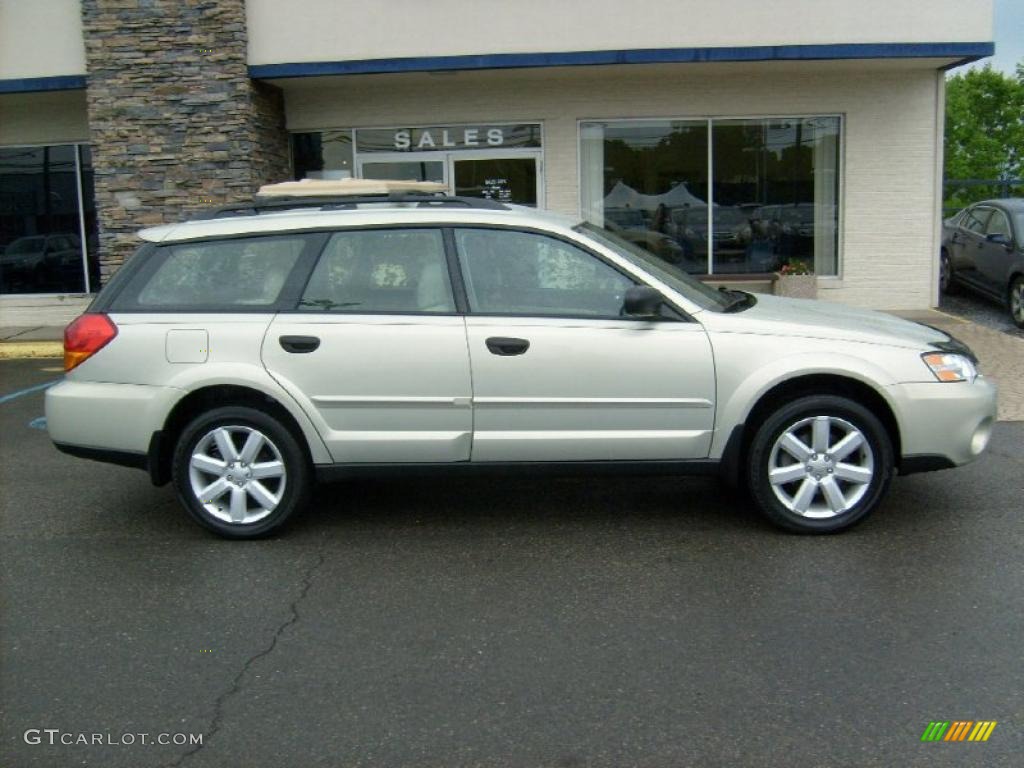2006 Outback 2.5i Wagon - Champagne Gold Opalescent / Taupe photo #11