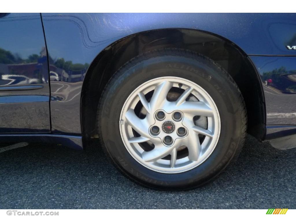 2004 Grand Am SE Sedan - Navy Blue Metallic / Dark Taupe photo #17