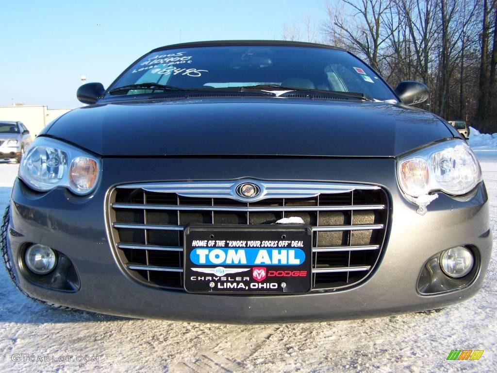 2005 Sebring Touring Convertible - Brilliant Black / Dark Slate Gray photo #3