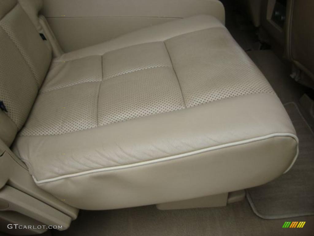 2007 Navigator Luxury 4x4 - White Chocolate Tri-Coat / Stone photo #17