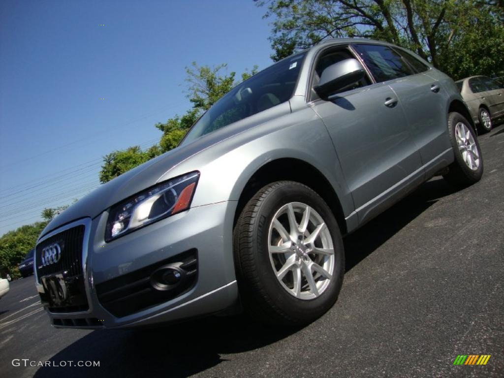 2009 Q5 3.2 Premium quattro - Quartz Gray Metallic / Light Gray photo #1