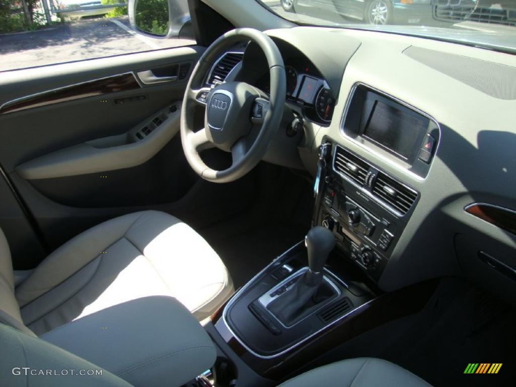 2009 Q5 3.2 Premium quattro - Quartz Gray Metallic / Light Gray photo #18