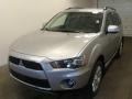 2010 Cool Silver Metallic Mitsubishi Outlander SE 4WD  photo #1