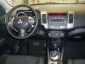 2010 Cool Silver Metallic Mitsubishi Outlander SE 4WD  photo #25