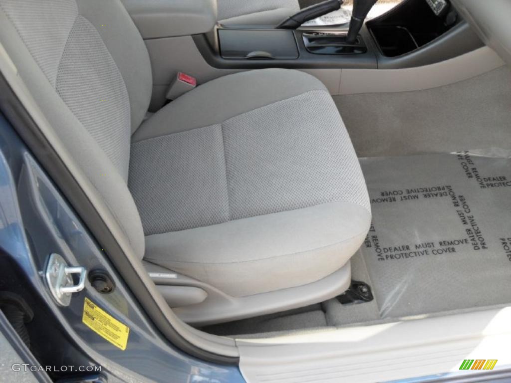 2003 Camry SE V6 - Catalina Blue Metallic / Taupe photo #18