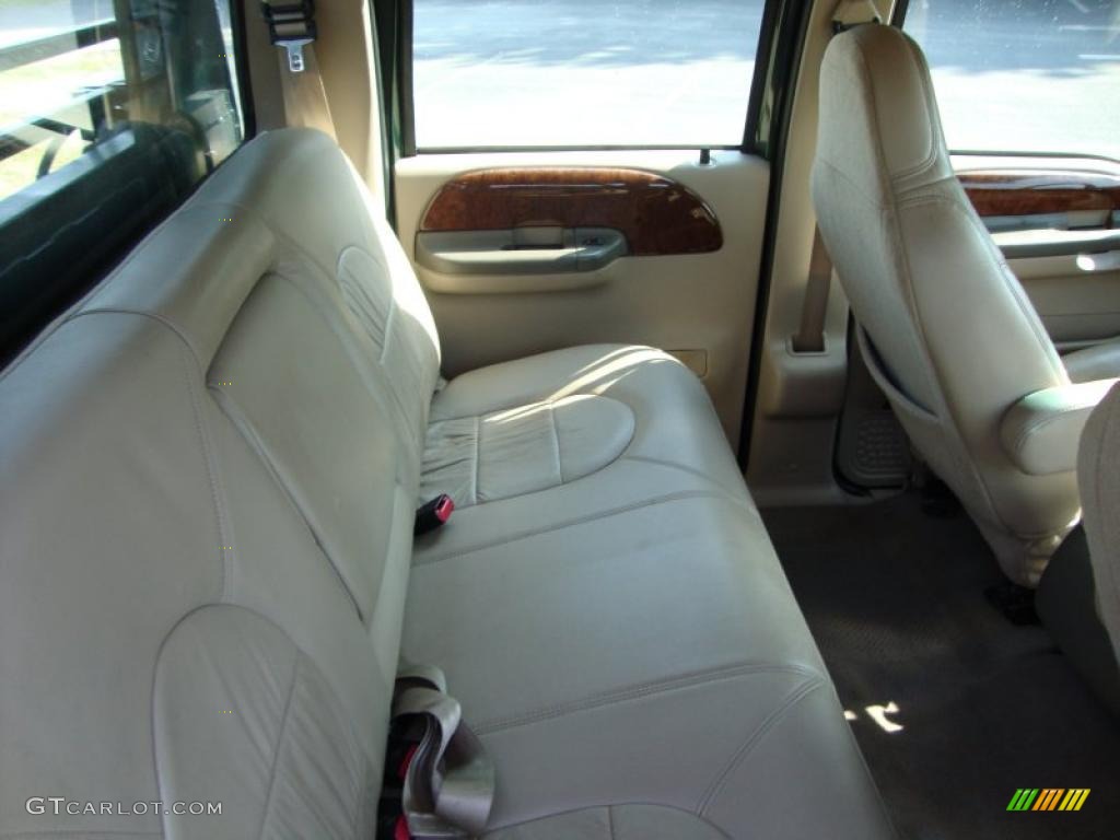 2000 F450 Super Duty Lariat Crew Cab Chassis 5th Wheel - Woodland Green Metallic / Medium Parchment photo #31