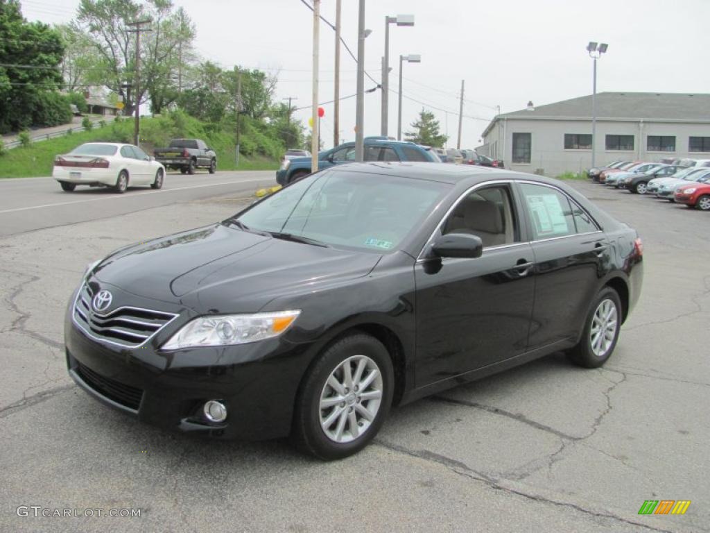 2010 Camry XLE - Black / Bisque photo #4