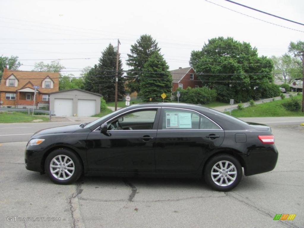 2010 Camry XLE - Black / Bisque photo #5