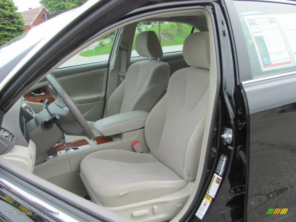 2010 Camry XLE - Black / Bisque photo #10